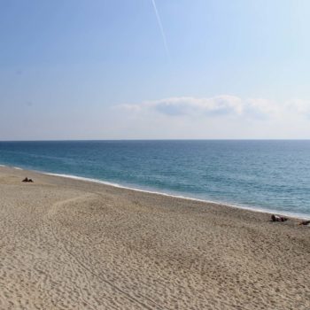 Hotel Villa Ave a Finale Ligure | Albergo a due passi dal mare in Liguria | Pernottamento con colazione a buffet e servizio ristorante | Spiagge e Stabilimenti Balneari a Finale Ligure