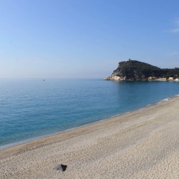 Hotel Villa Ave a Finale Ligure | Albergo a due passi dal mare in Liguria | Pernottamento con colazione a buffet e servizio ristorante | Spiagge e Stabilimenti Balneari a Finale Ligure