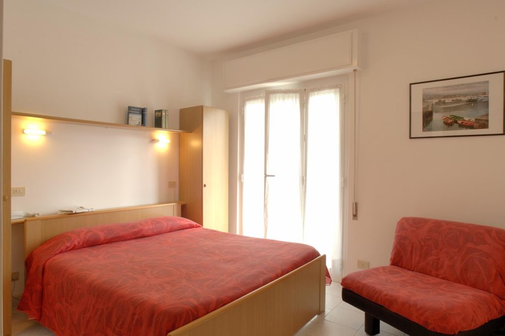 Hotel Villa Ave a Finale Ligure | Albergo vicino al mare in Liguria | Pernottamento con colazione a buffet e servizio ristorante | Dormire a Finale Ligure