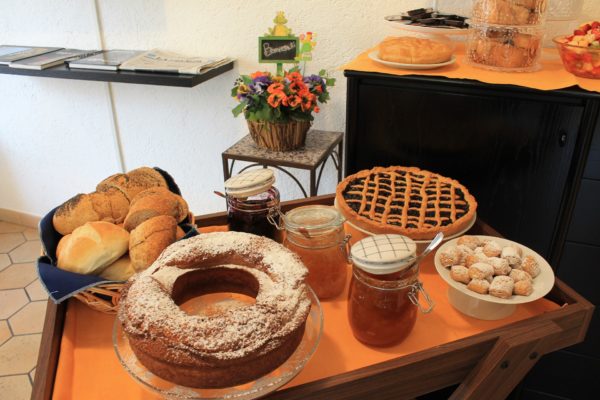 Hotel Villa Ave a Finale Ligure | Albergo vicino al mare in Liguria | Pernottamento con colazione a buffet e servizio ristorante