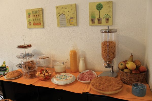 Hotel Villa Ave a Finale Ligure | Albergo vicino al mare in Liguria | Pernottamento con colazione a buffet e servizio ristorante