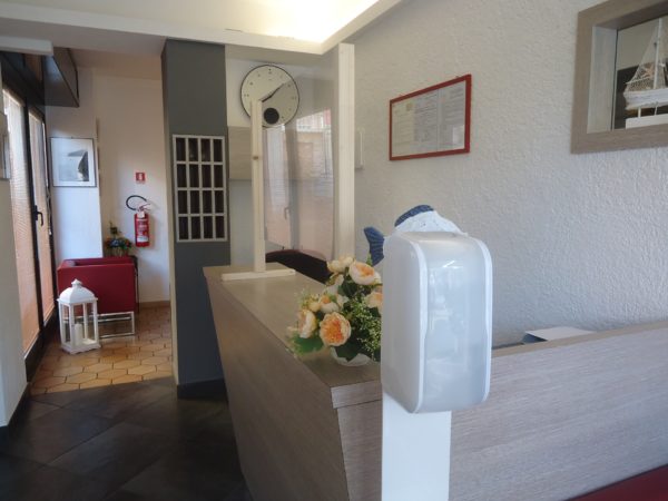 Hotel Villa Ave Finale Ligure - Albergo vicino al mare in Liguria - Pernottamento con colazione a buffet e servizio ristorante - Offerta Estate 2020