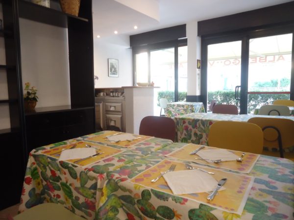 Hotel Villa Ave Finale Ligure - Albergo vicino al mare in Liguria - Pernottamento con colazione a buffet e servizio ristorante - Offerta Estate 2020